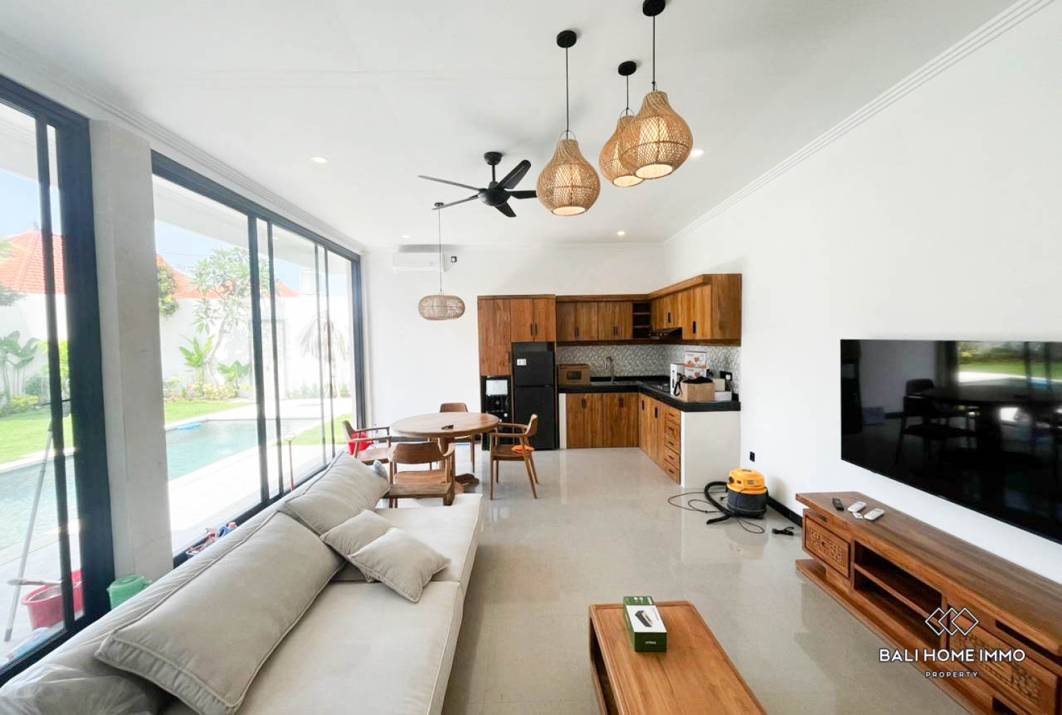 2 bedroom family villa with garden for monthly rental in Berawa — image 3