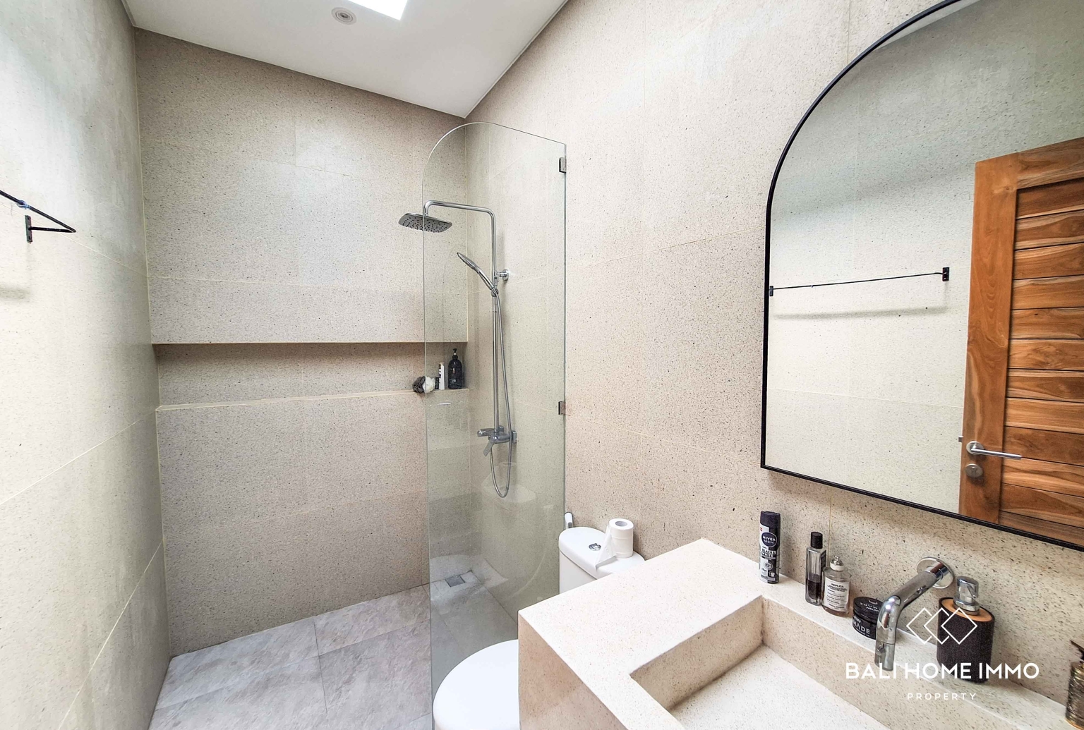 2 Bedroom Villa for Rent in Batu Belig — image 8