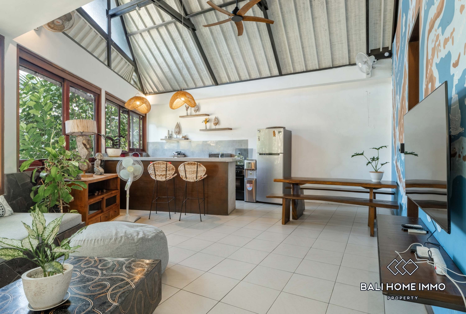 2 Bedroom Villa For Rent in Canggu Batu Bolong — image 2