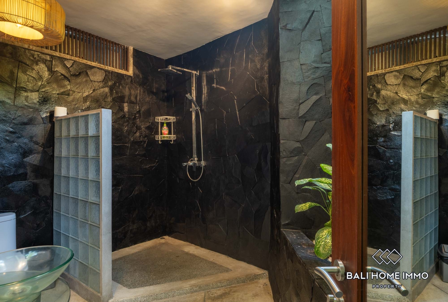 2 Bedroom Villa For Rent in Canggu Batu Bolong — image 15