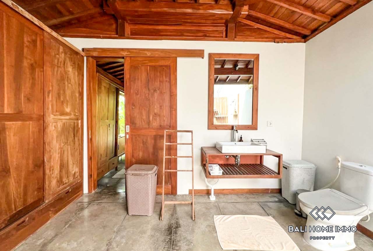 2 Bedroom Villa For Rent in Seseh Beachside — image 9