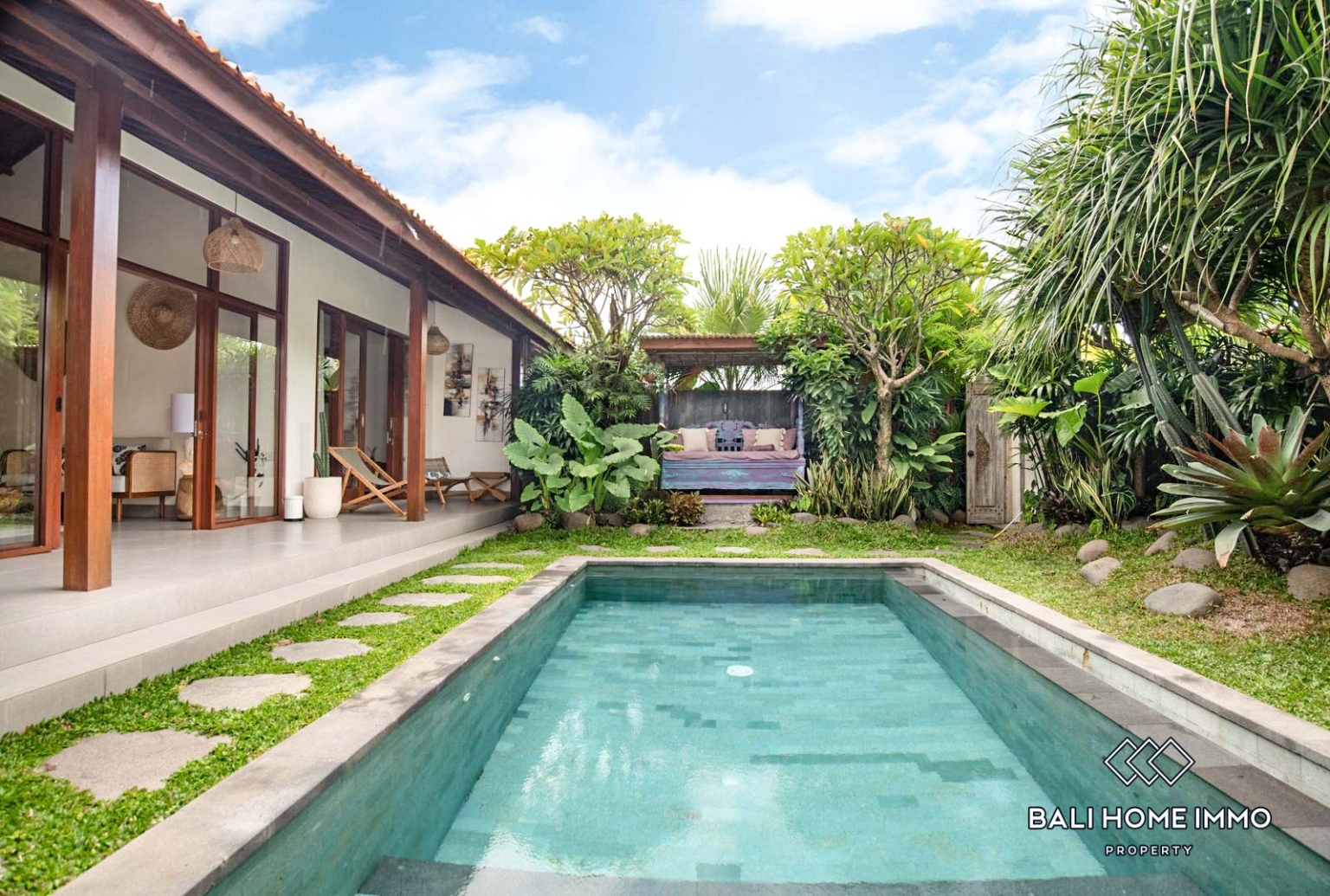 2 Bedroom Villa for Rent in Seseh Residential Side