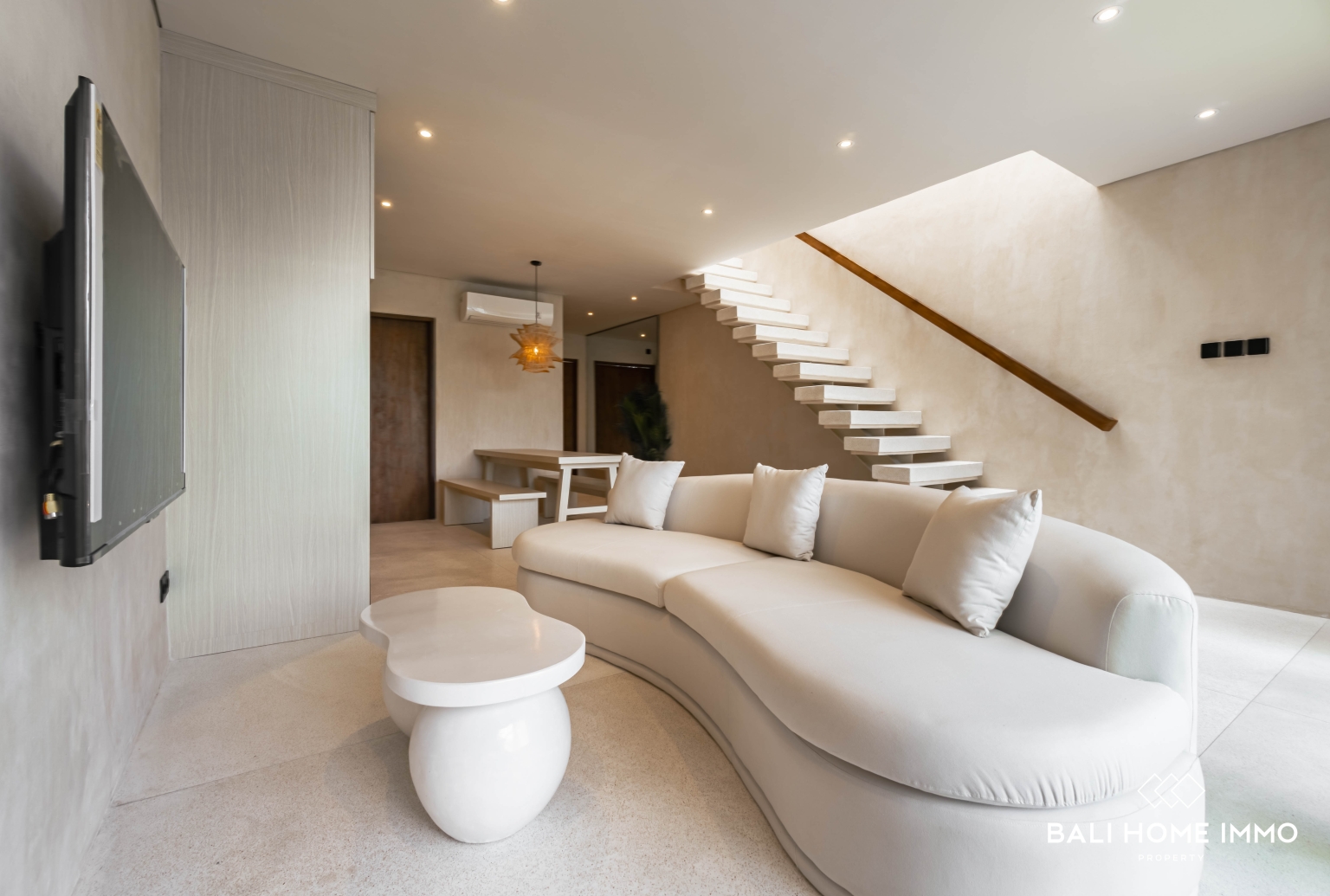 2 BEDROOM VILLA WITH RICEFIELD VIEW + AN OFFICE FOR RENT IN BALI PERERENAN — image 1