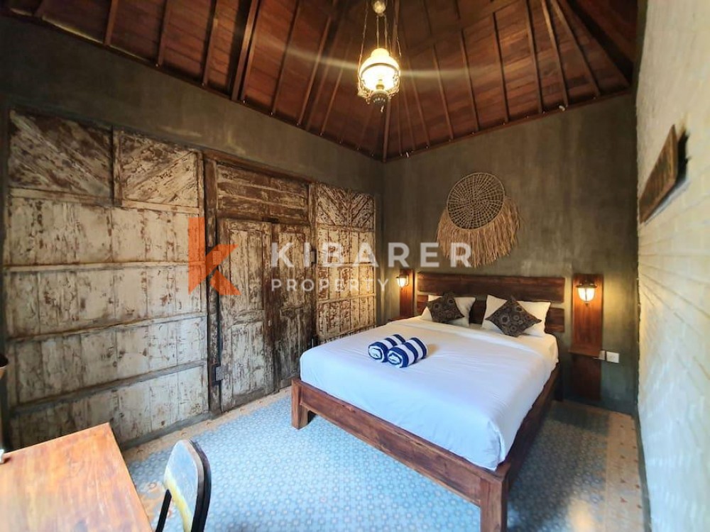 Authentic Joglo Wooden Villa with Three Bedrooms in Pererenan — image 9