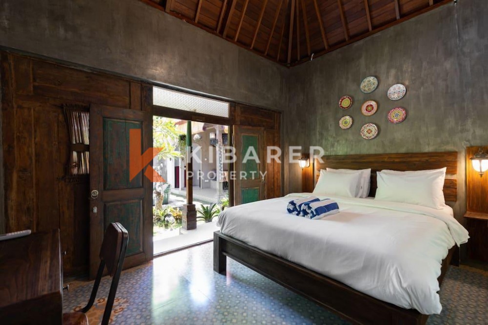 Authentic Joglo Wooden Villa with Three Bedrooms in Pererenan — image 13