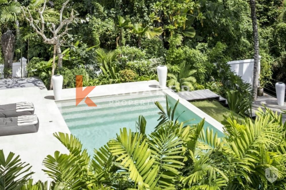 Luxury Six Bedroom Villa close to Pererenan Beach — image 6