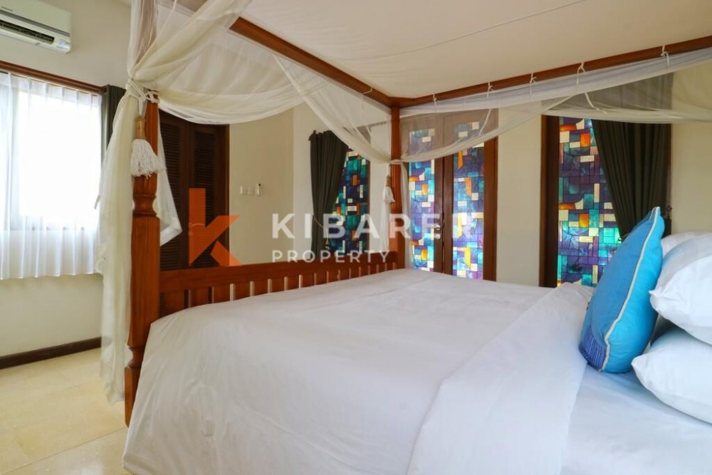Spacious 3-Bedroom Villa in Batu Belig — image 7