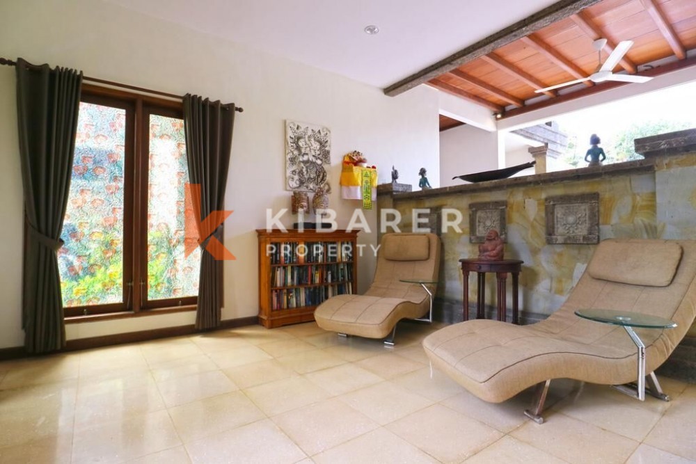 Large 3 bedrooms villa in Batu Belig — image 3