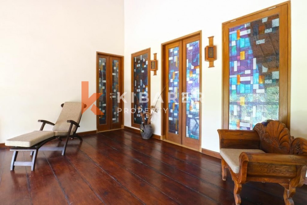 Large 3 bedrooms villa in Batu Belig — image 15