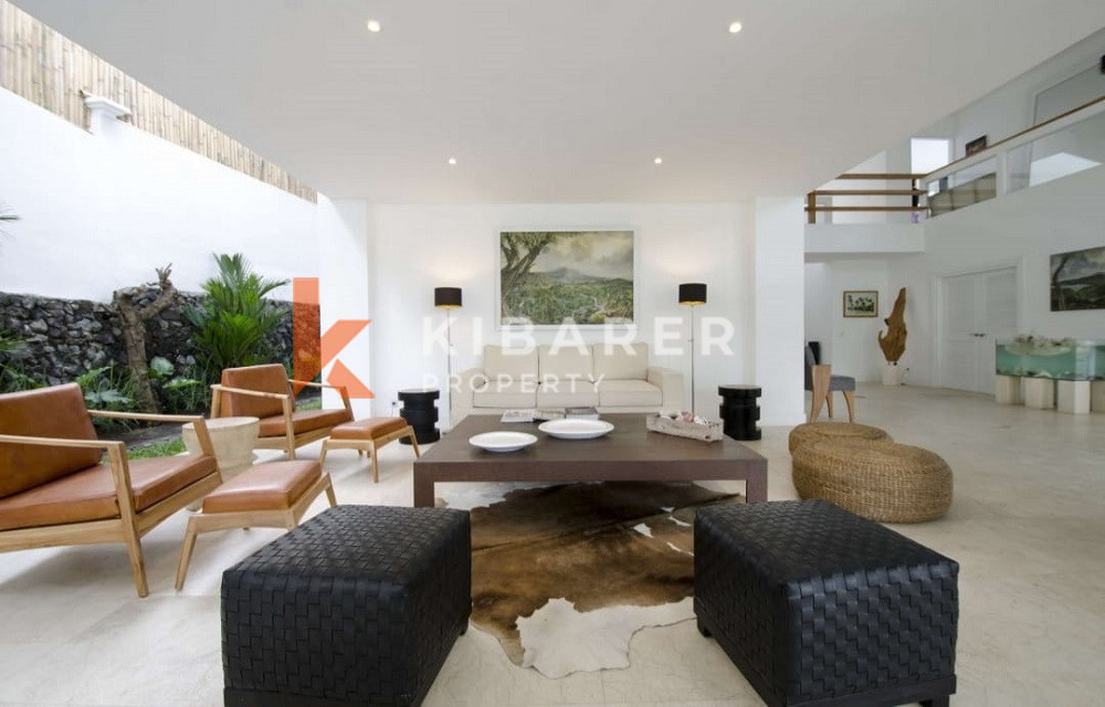 Brand New Stunning Ten Bedroom Villa with river and rice paddy view in Pererenan — image 9