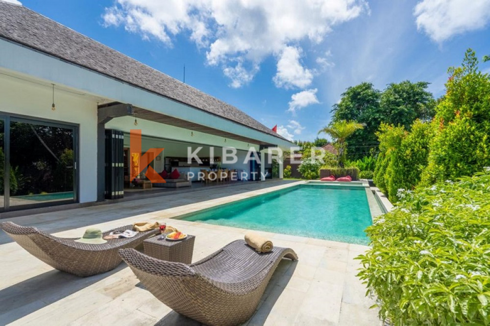 Stunning Four-Bedroom Private Villa in Ungasan — image 1