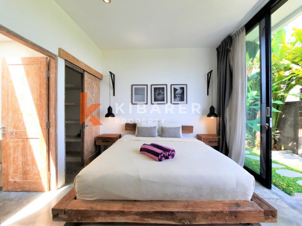 STUNNING TWO BEDROOMS EN-CLOSED LIVING VILLA WITH AMAZING VIEW IN CANGGU — image 4