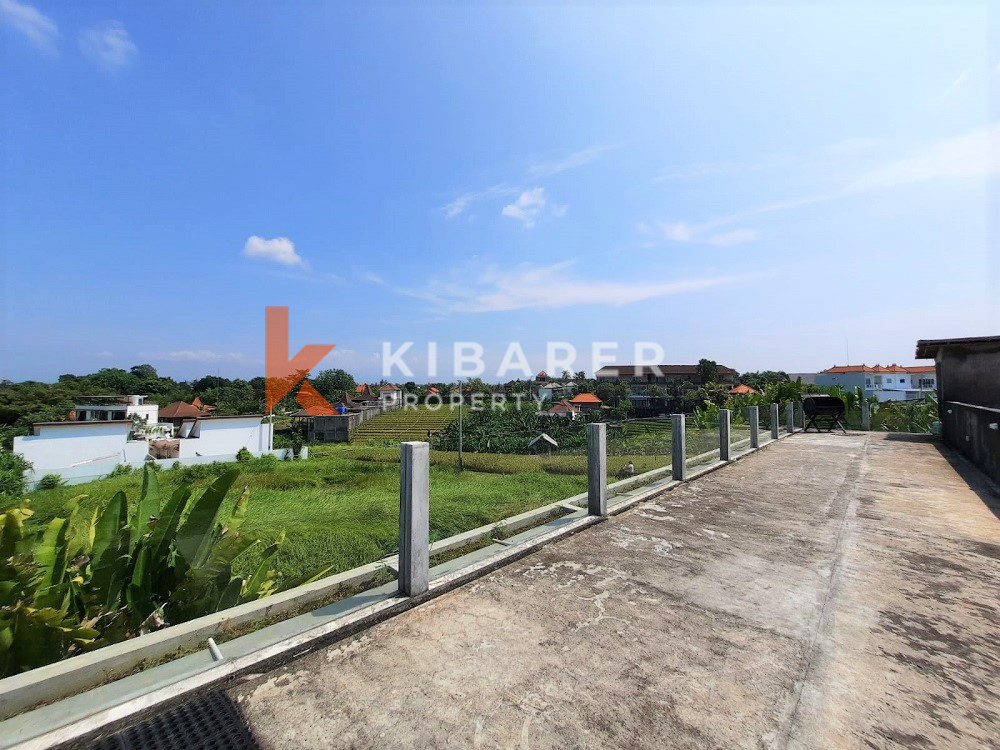 STUNNING TWO BEDROOMS EN-CLOSED LIVING VILLA WITH AMAZING VIEW IN CANGGU — image 9