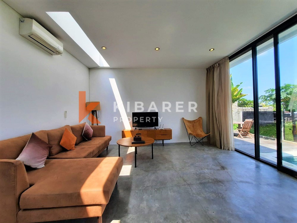 STUNNING TWO BEDROOMS EN-CLOSED LIVING VILLA WITH AMAZING VIEW IN CANGGU — image 11