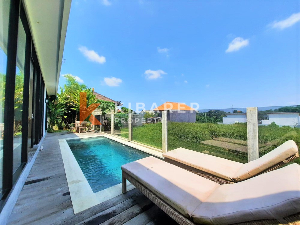 STUNNING TWO BEDROOMS EN-CLOSED LIVING VILLA WITH AMAZING VIEW IN CANGGU — image 12