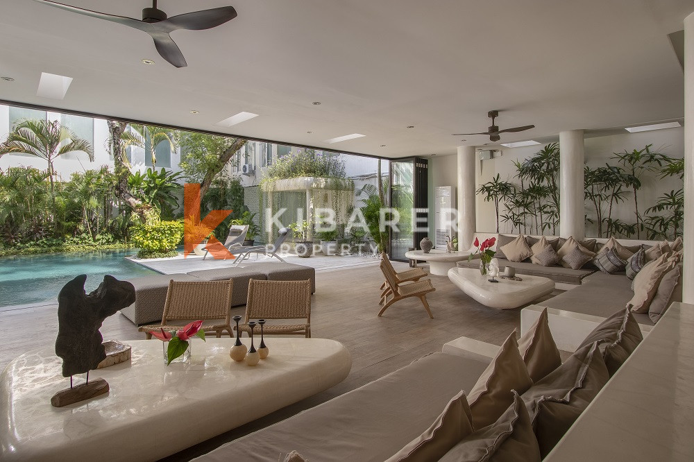 Five-Bedroom Private Guest Villa with Sea View in Batu Belig — image 5