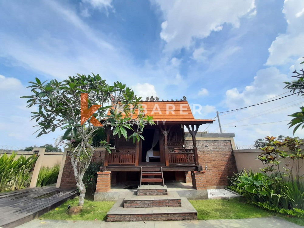 Beautiful One Bedroom Joglo Villa walking distance to Cemagi Beach — image 4