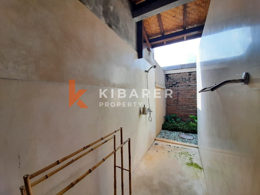 Beautiful One Bedroom Joglo Villa walking distance to Cemagi Beach — image 7