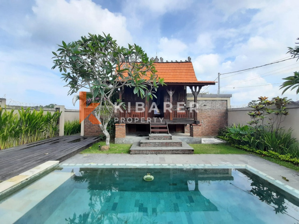 Beautiful One Bedroom Joglo Villa walking distance to Cemagi Beach — image 1