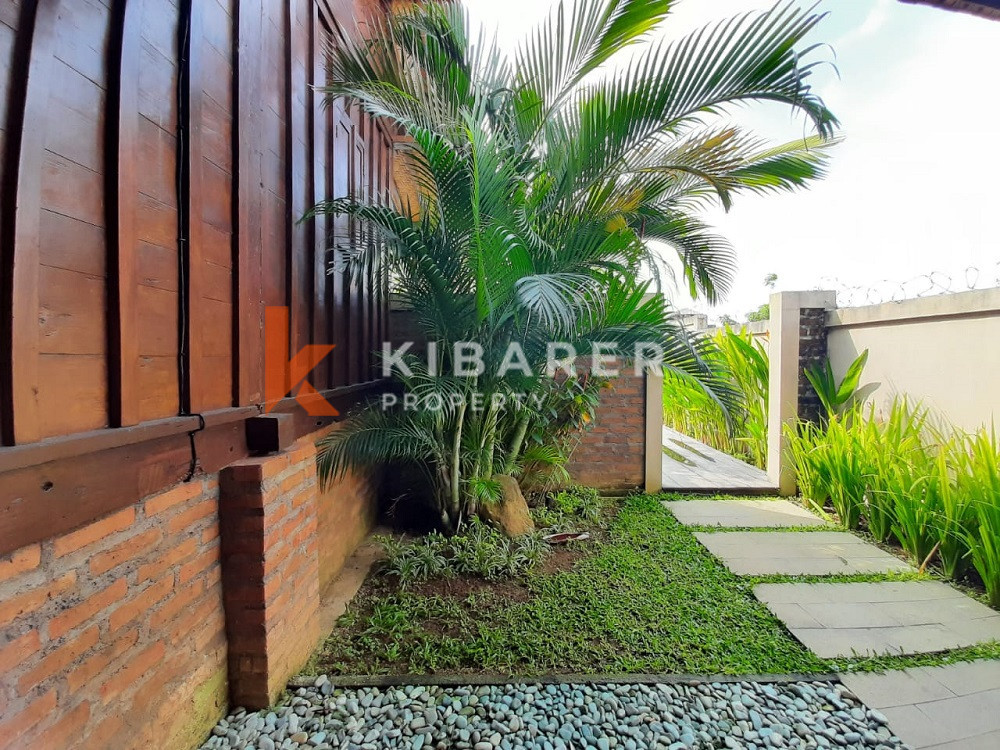 Beautiful One Bedroom Joglo Villa walking distance to Cemagi Beach — image 9
