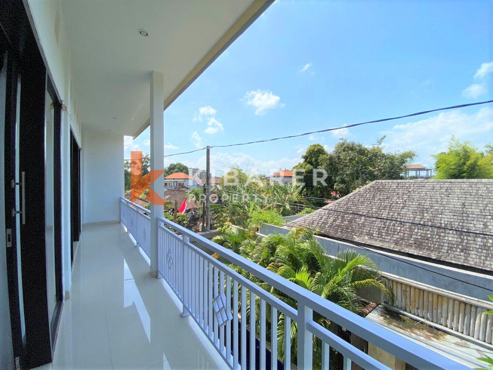 Villa Bali Tiga Kamar Tidur Ruang Tamu Terbuka Terletak di Kerobokan — image 6