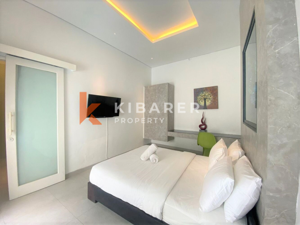 Minimalist Two Bedroom Closed Living Villa Situated in Kerobokan — image 9