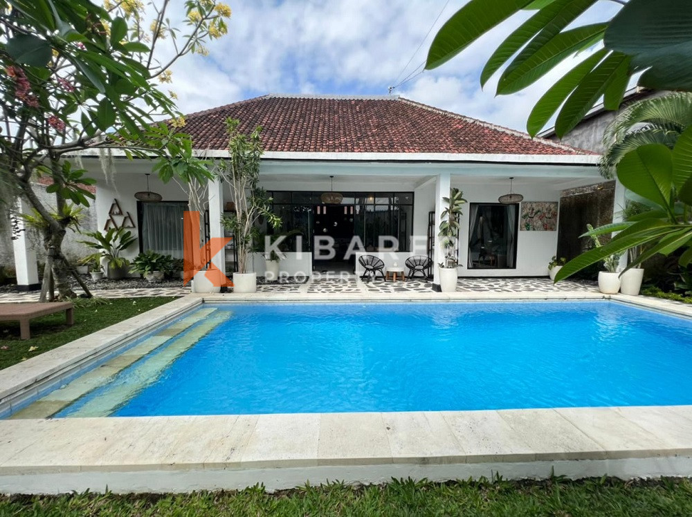 Charming Two Bedroom Villa with garden located in Kerobokan