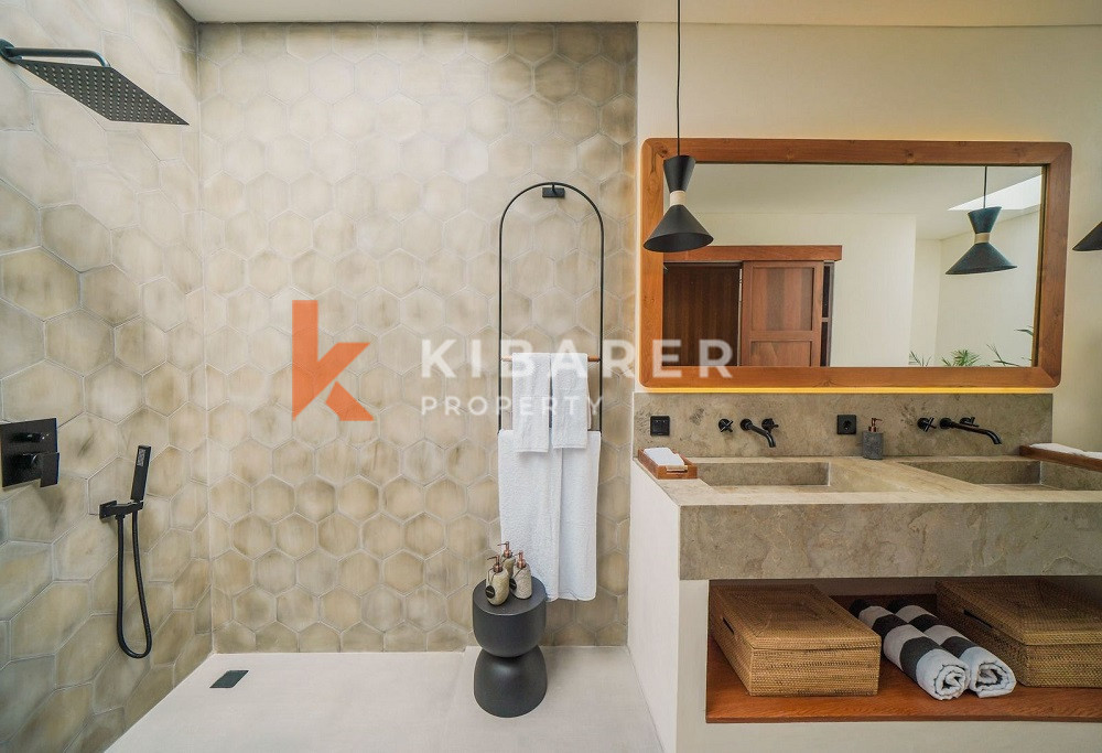 Four Bedroom Villa with rice fields view in Cemagi — image 16