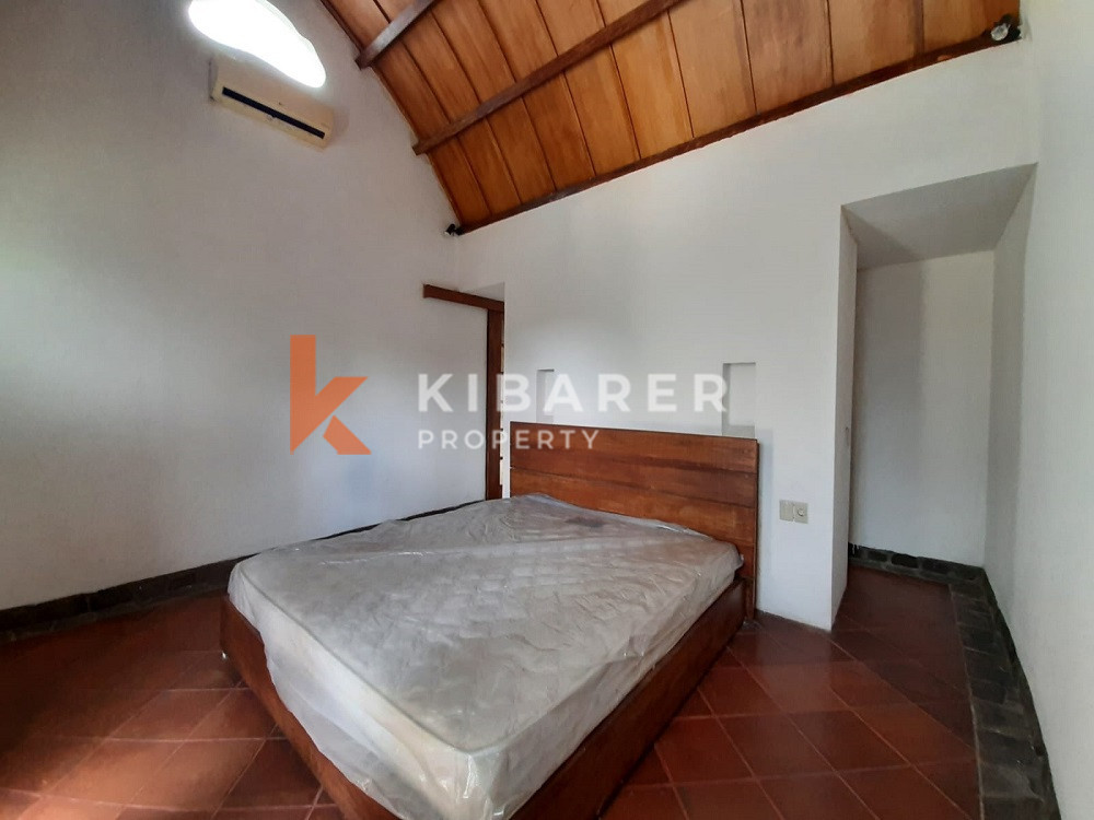Unique Three-Bedroom Villa with Natural Stone Design and Forest in Umalas — image 7