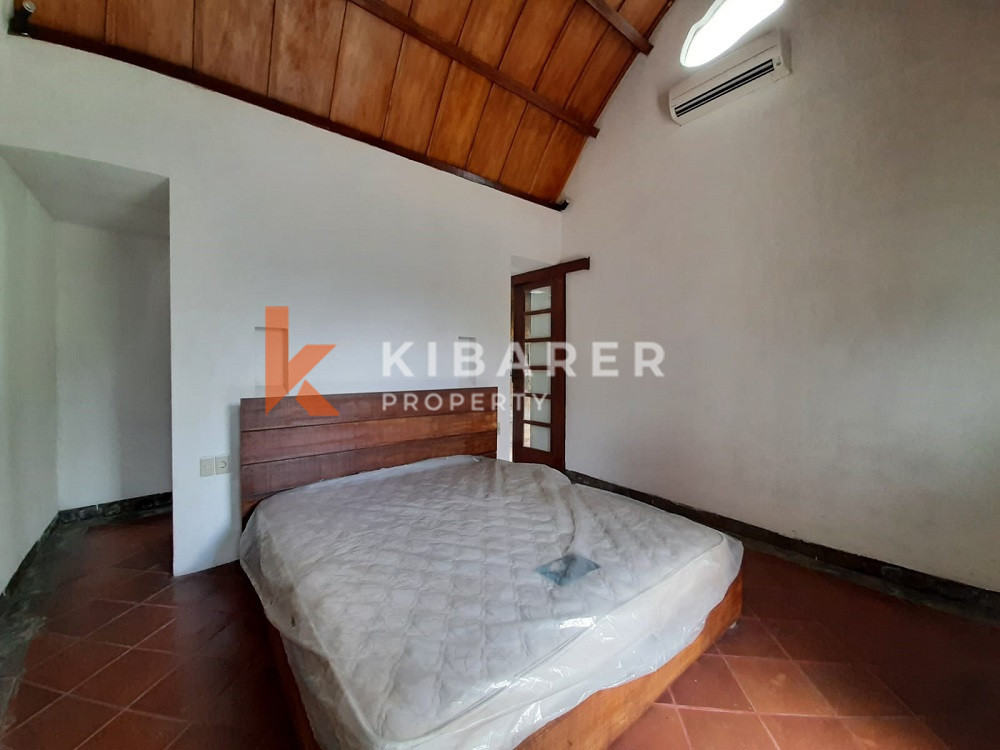 Unique Three-Bedroom Villa with Natural Stone Design and Forest in Umalas — image 15