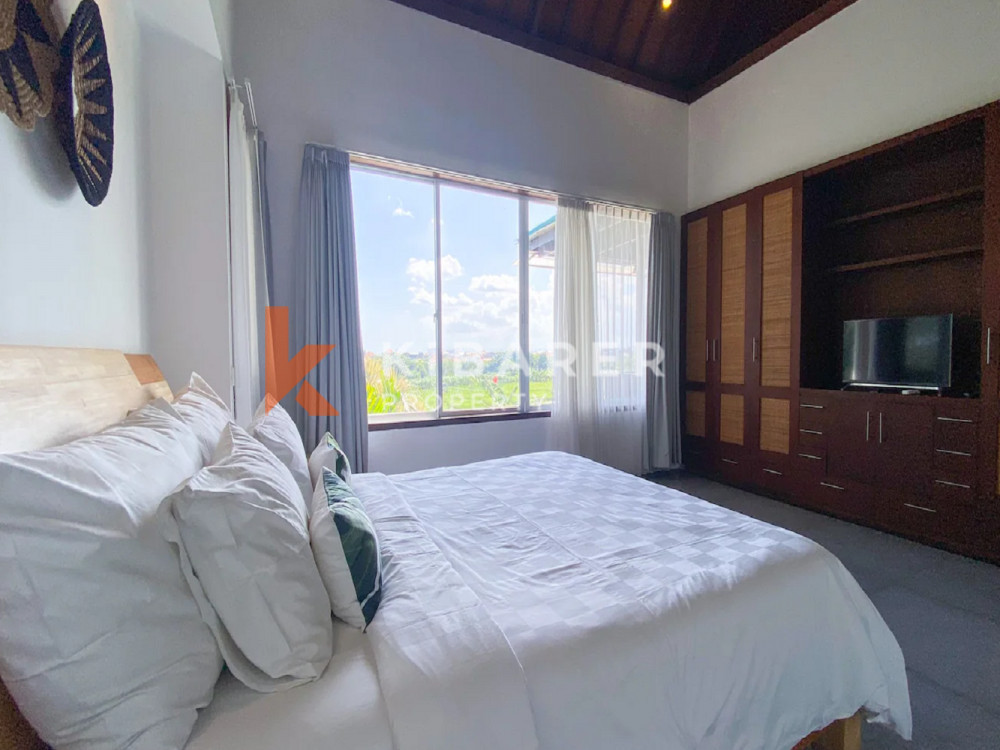 Stunning Four Bedroom Enclosed Living Villa Situated in Canggu — image 13