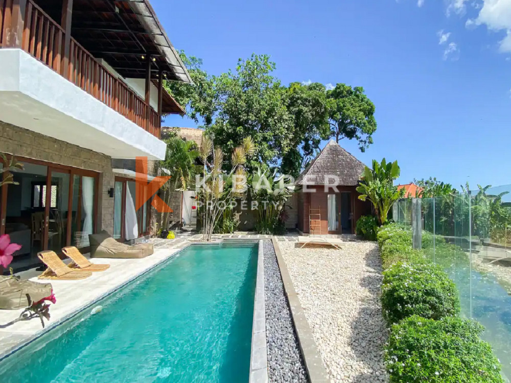 Stunning Four Bedroom Enclosed Living Villa Situated in Canggu — image 2