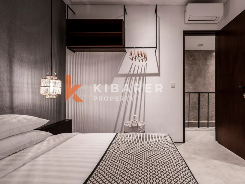 Modern Three-Bedroom Villa with Open Living Room Located in Ungasan — image 10
