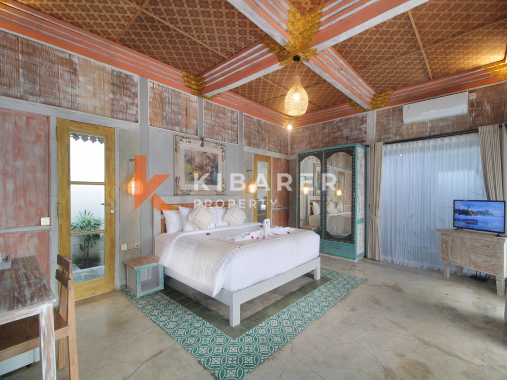 Stylish Three Bedroom Complex Villa With Private Pool Nestled in Batu Belig — image 7