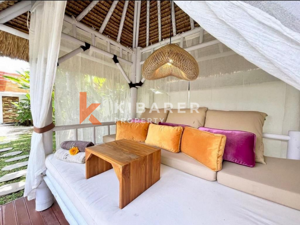 Gorgeous Three Bedroom Villa walking distance to Canggu Beach — image 7