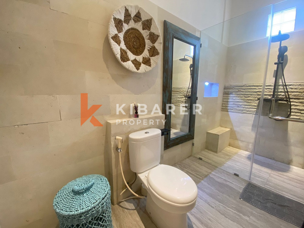 Gorgeous Three Bedroom Villa walking distance to Canggu Beach — image 17