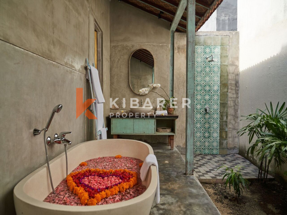 Stylish One Bedroom Complex Villa Shared Pool Located in Batu Belig — image 7