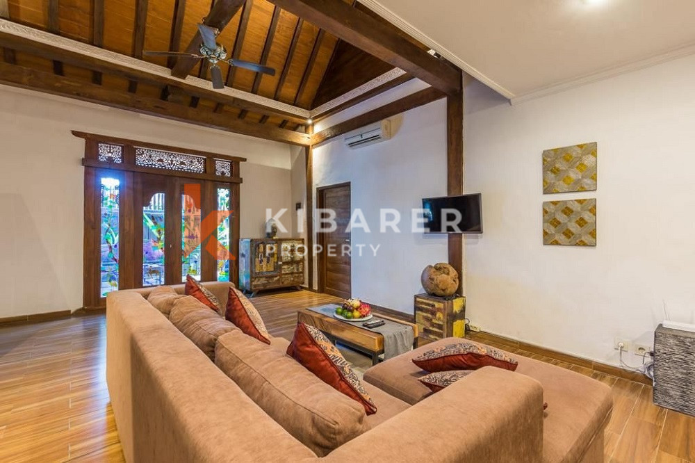 Beautiful 2-Bedroom Joglo Villa Located in Canggu — image 8