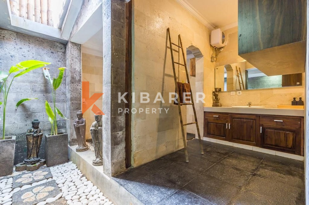 Beautiful 2-Bedroom Joglo Villa Located in Canggu — image 6