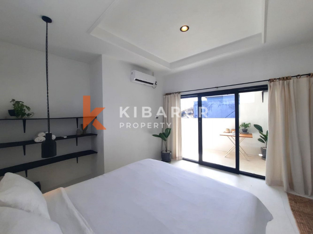 Modern Three-Bedroom Villa with Enclosed Living Space in Canggu — image 11