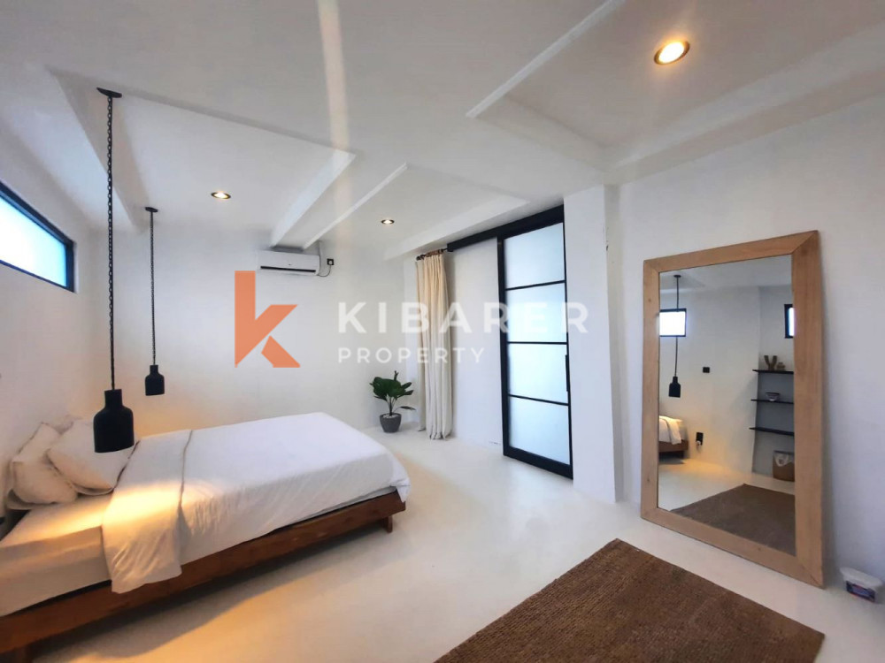 Modern Three Bedroom Villa with Enclosed Living in Canggu — image 8