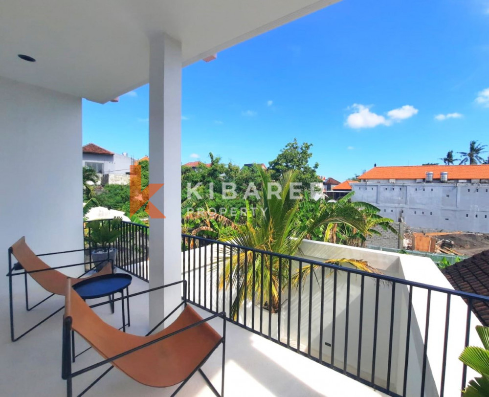 Modern Three-Bedroom Villa with Enclosed Living Space in Canggu — image 13