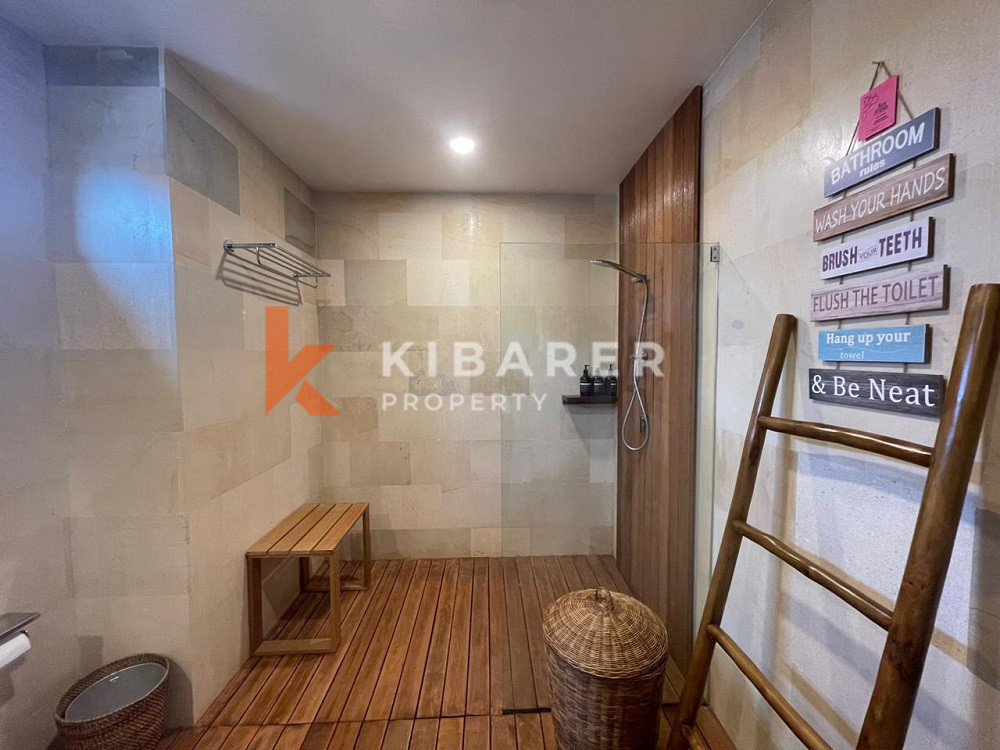 Newly Renovated Three Bedroom Villa walking distance to Canggu Beach — image 15