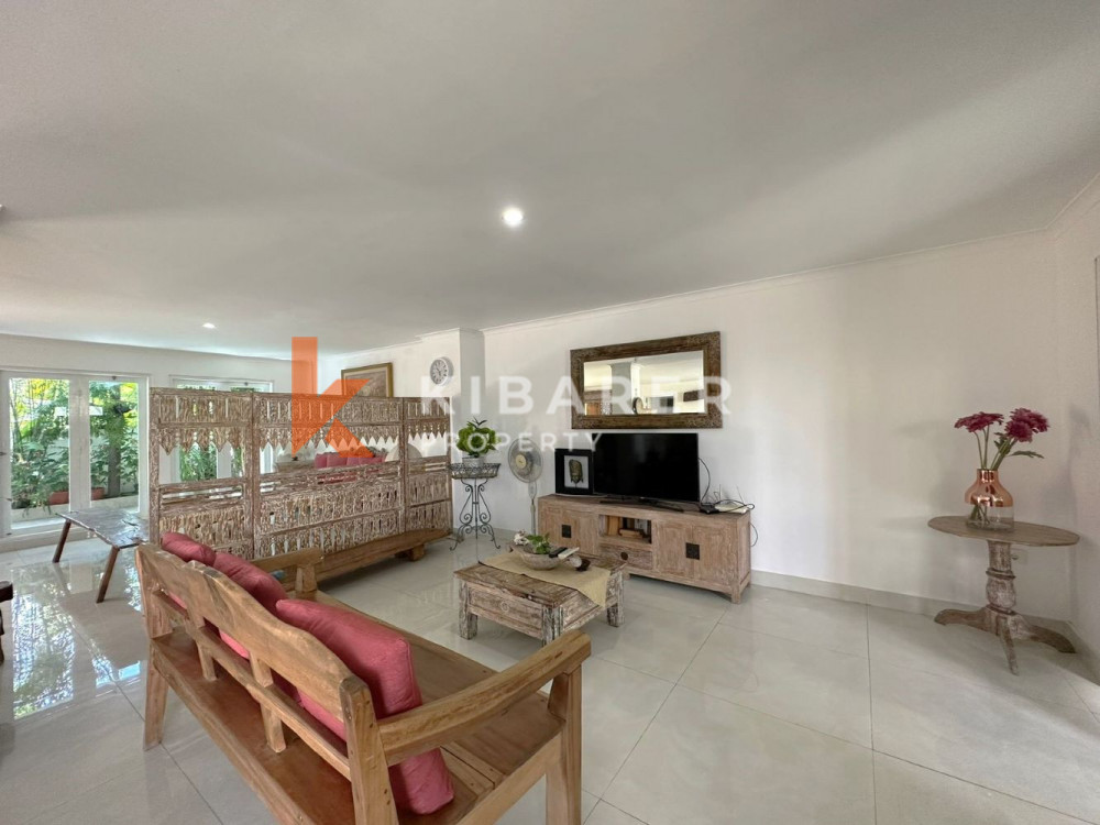 Cozy Five-Bedroom Living Villa in Seminyak — image 8