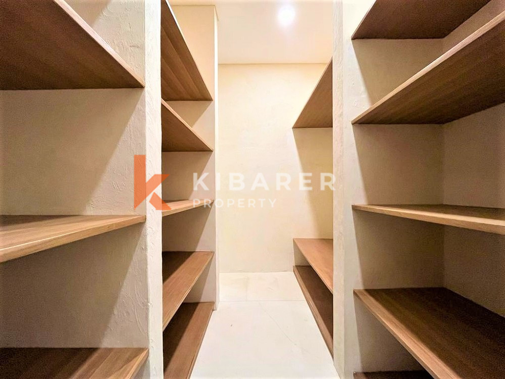 Brand New Tropical One Bedrooms Open Living Studio Situated In Pererenan — image 7