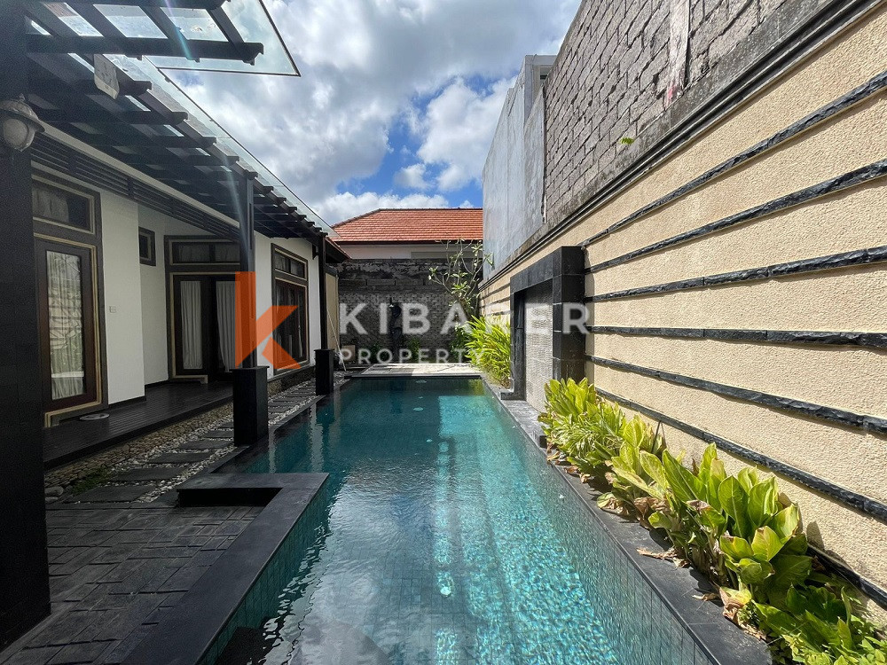 Cozy Two Bedroom Villa located in quiet Kerobokan area ( minimum 2 years contract ) — image 17