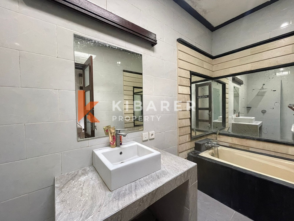 Cozy Two Bedroom Villa located in quiet Kerobokan area ( minimum 2 years contract ) — image 16