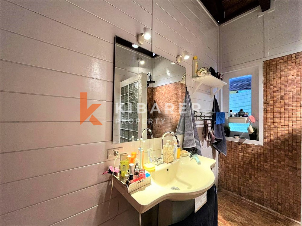 Near The Beach Beautiful Four Bedroom villa Located In Berawa — image 9