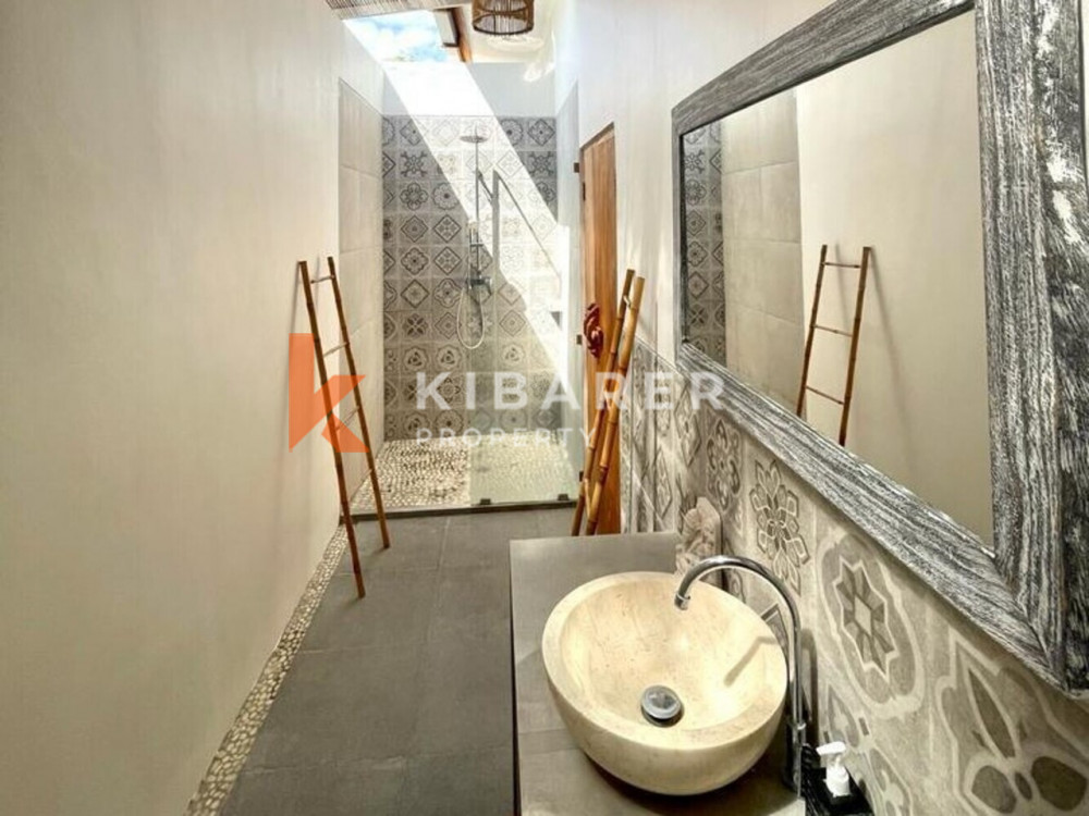 Peacefully Two Bedroom En-closed Living Villa Situated in Kerobokan — image 8