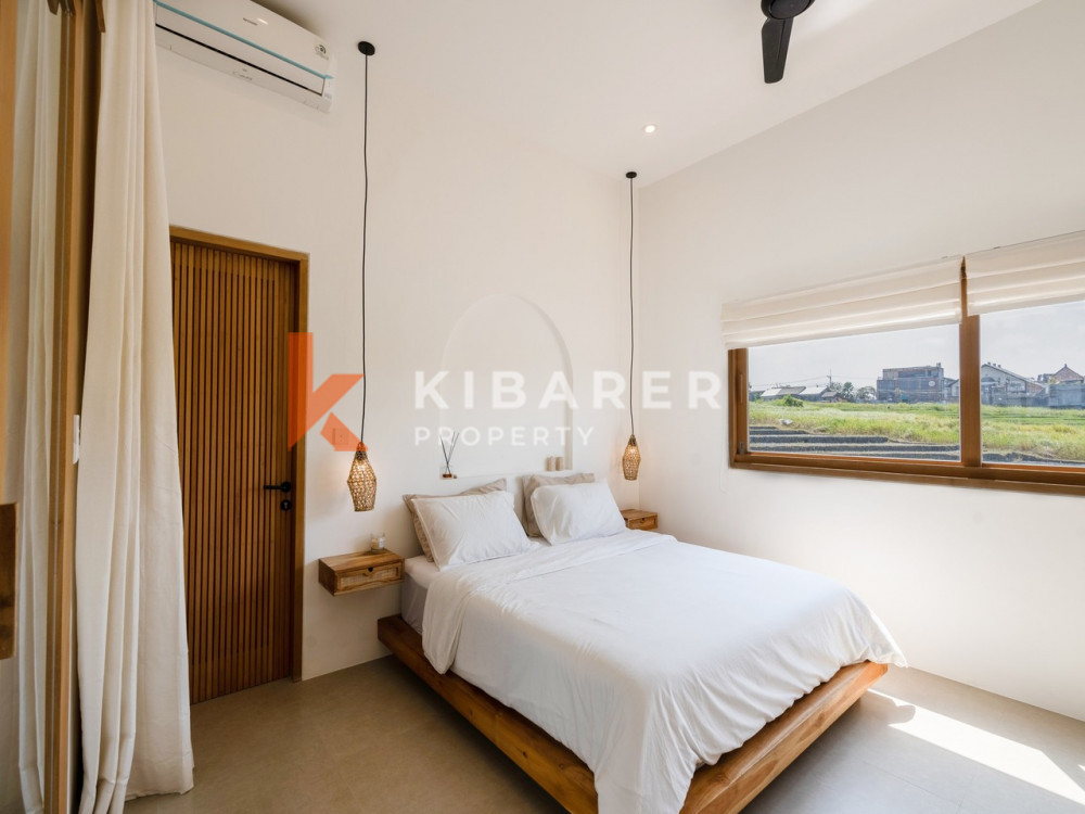 Mediterranean Three Bedroom Enclosed Livingroom Villa Set in Pererenan — image 8